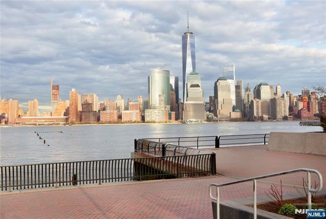 2 2nd Street 801, Jersey City, NJ 07302
