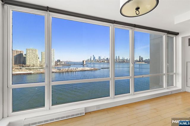 2 2nd Street 801, Jersey City, NJ 07302