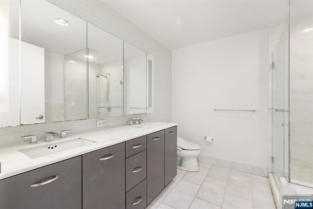 2 2nd Street 801, Jersey City, NJ 07302