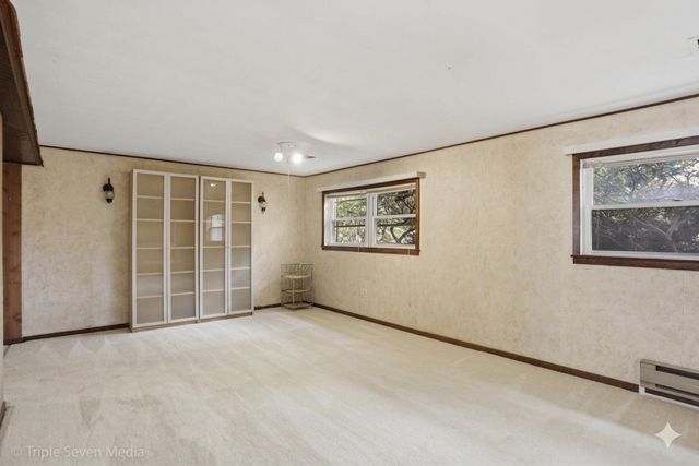 492 1st Avenue, Des Plaines, IL 60016