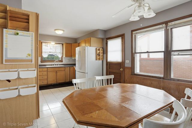 492 1st Avenue, Des Plaines, IL 60016