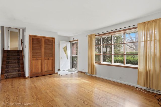 492 1st Avenue, Des Plaines, IL 60016