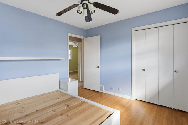 492 1st Avenue, Des Plaines, IL 60016