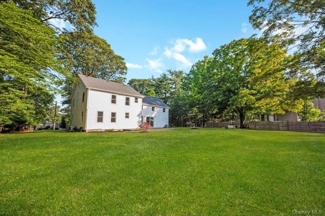 30 New Mill Road, Smithtown, NY 11787