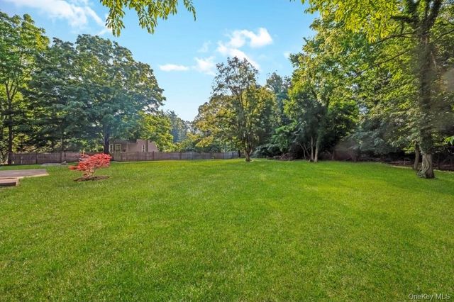 30 New Mill Road, Smithtown, NY 11787