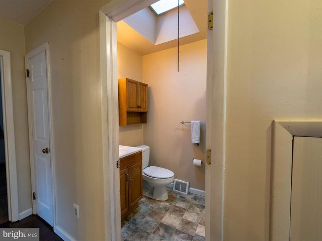 7039 CREASE LN, Philadelphia, PA 19128