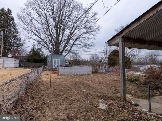 7039 CREASE LN, Philadelphia, PA 19128