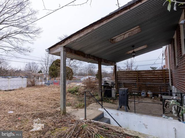 7039 CREASE LN, Philadelphia, PA 19128