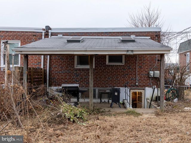 7039 CREASE LN, Philadelphia, PA 19128