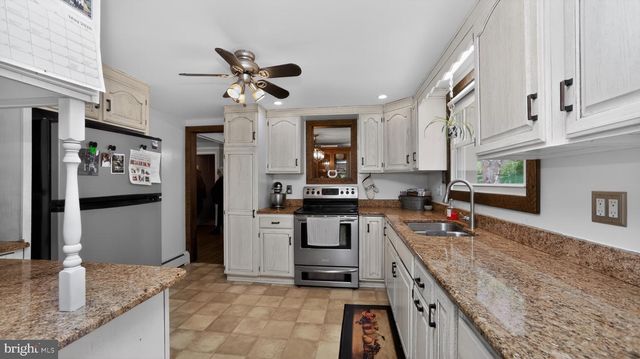 358 LAMMEY RD, Honey Brook, PA 19344