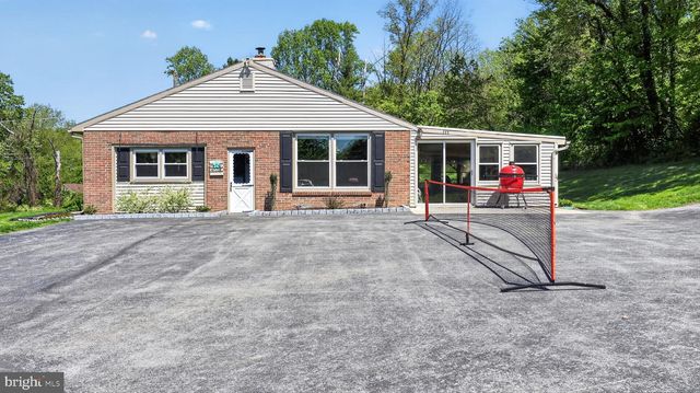 358 LAMMEY RD, Honey Brook, PA 19344