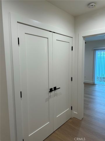 1155 N Currier Avenue B, Simi Valley, CA 93065