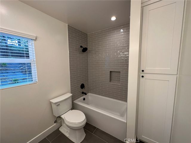 1155 N Currier Avenue B, Simi Valley, CA 93065