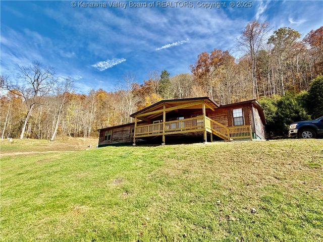 7932 Hurricane Creek Road, Winfield, WV 25213