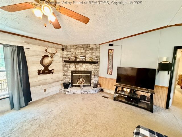 7932 Hurricane Creek Road, Winfield, WV 25213