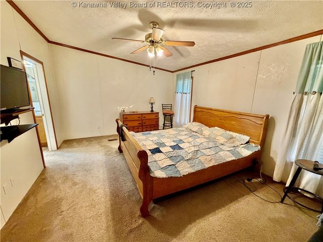 7932 Hurricane Creek Road, Winfield, WV 25213