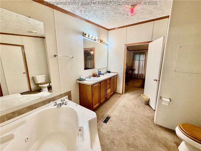 7932 Hurricane Creek Road, Winfield, WV 25213