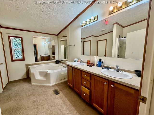 7932 Hurricane Creek Road, Winfield, WV 25213