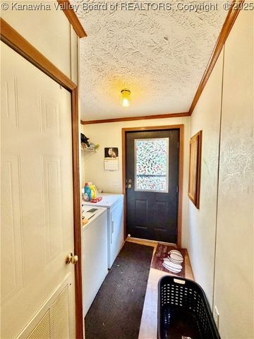 7932 Hurricane Creek Road, Winfield, WV 25213