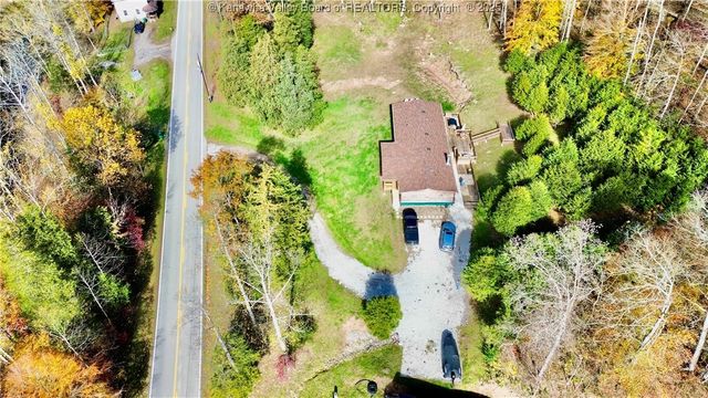 7932 Hurricane Creek Road, Winfield, WV 25213