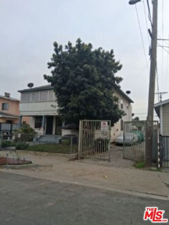 622 E 50th Street, Los Angeles, CA 90011 — exterior
