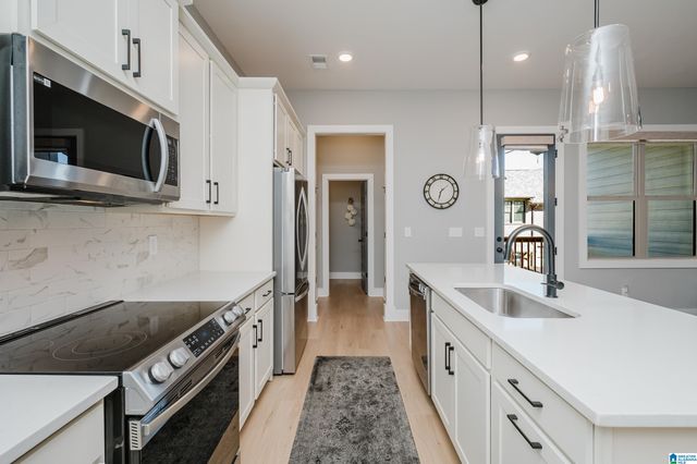 4630 EVERLEE PARKWAY, Hoover, AL 35244