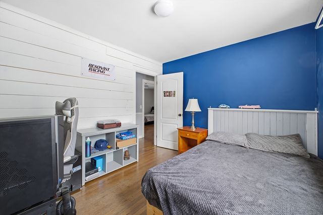 79 High St, Uxbridge, MA 01569