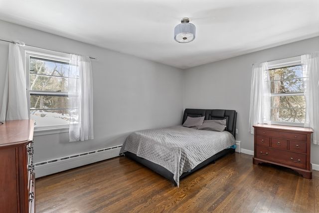 79 High St, Uxbridge, MA 01569