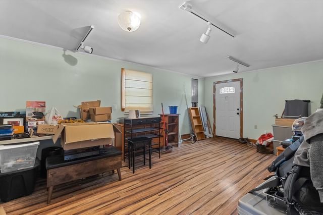 79 High St, Uxbridge, MA 01569