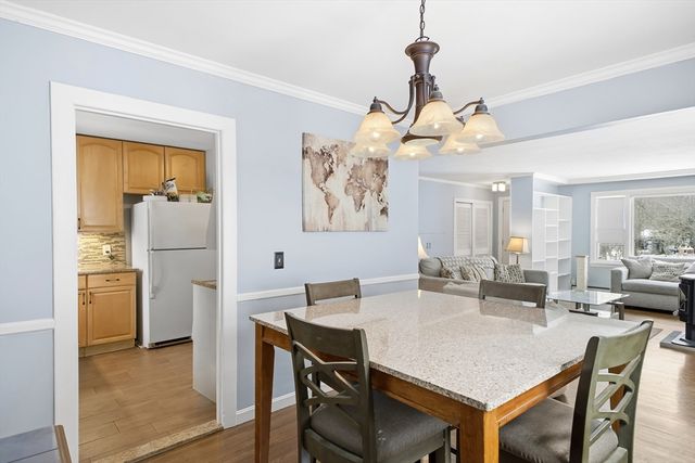 79 High St, Uxbridge, MA 01569