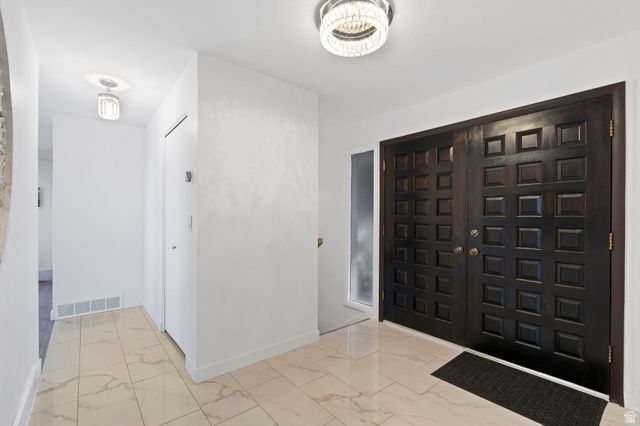 3252 S TETON DR, Salt Lake City, UT 84109