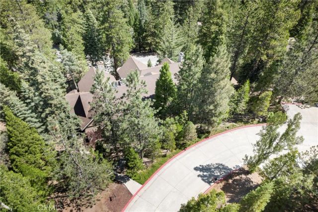 27528 Ashwood Lane, Lake Arrowhead, CA 92352