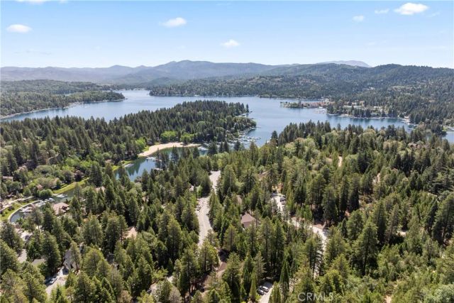 27528 Ashwood Lane, Lake Arrowhead, CA 92352