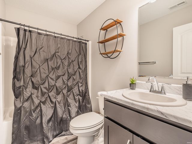 13155 Fringe Tree Trail, Fort Wayne, IN 46814