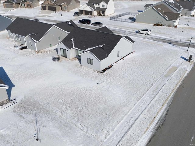 13155 Fringe Tree Trail, Fort Wayne, IN 46814