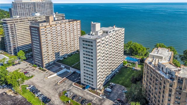 12520 Edgewater Drive 1005, Lakewood, OH 44107