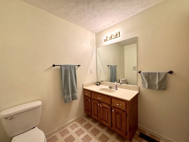 130 Jordan Ln, Hohenwald, TN 38462