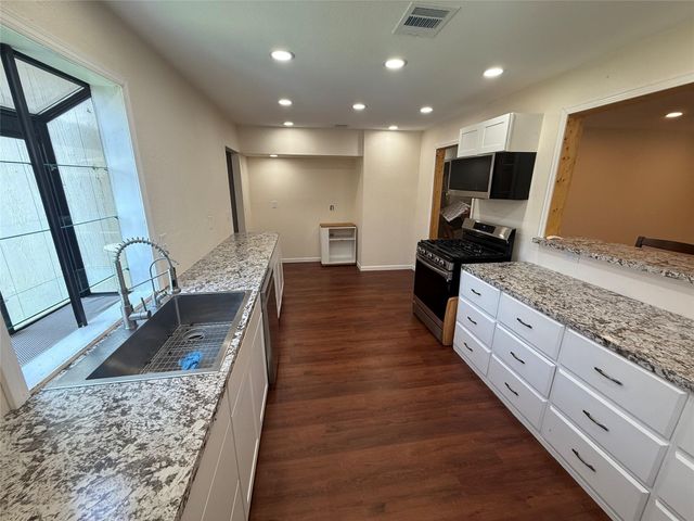 11874 Vanwood Street, Willis, TX 77318
