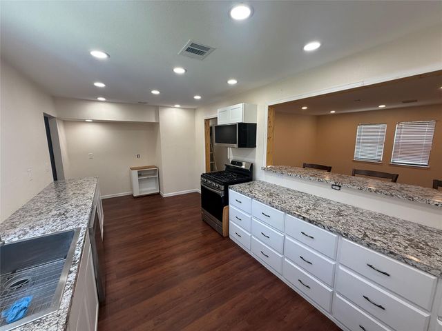 11874 Vanwood Street, Willis, TX 77318