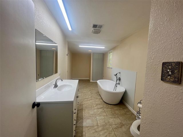 11874 Vanwood Street, Willis, TX 77318