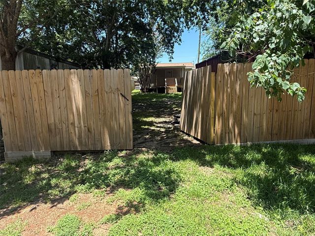 11874 Vanwood Street, Willis, TX 77318