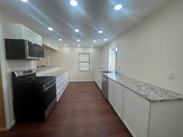 11874 Vanwood Street, Willis, TX 77318