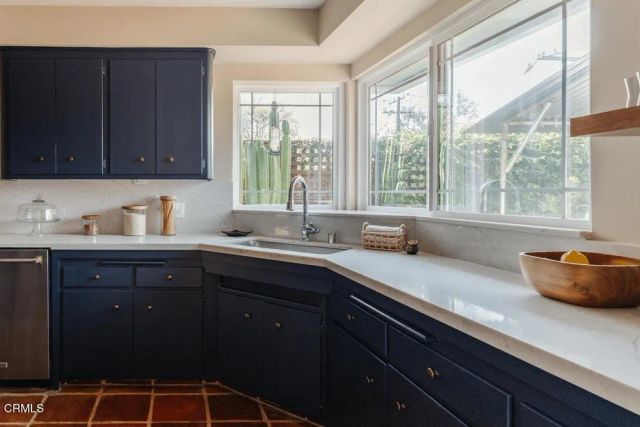 1300 Meadowbrook Road, Altadena, CA 91001