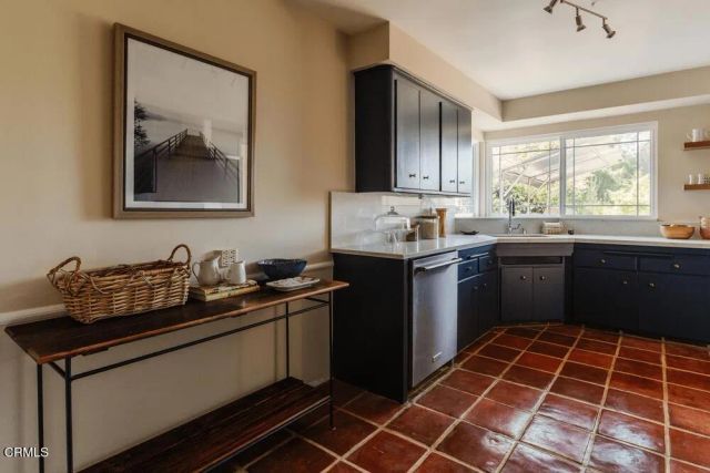 1300 Meadowbrook Road, Altadena, CA 91001