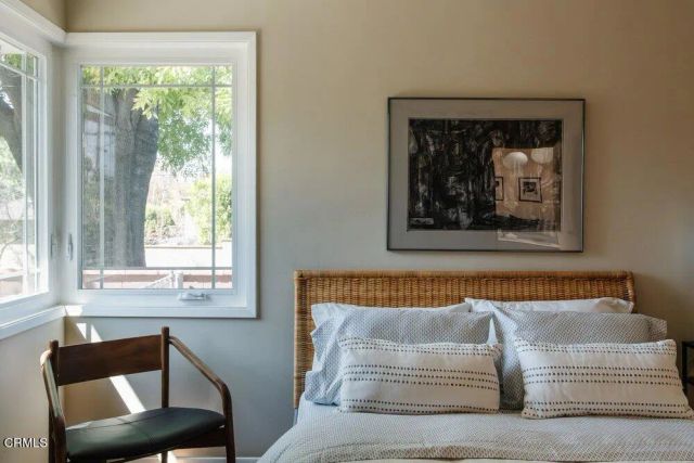 1300 Meadowbrook Road, Altadena, CA 91001