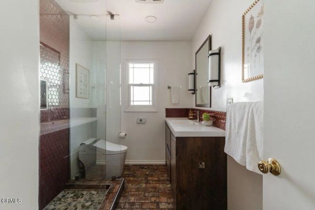 1300 Meadowbrook Road, Altadena, CA 91001