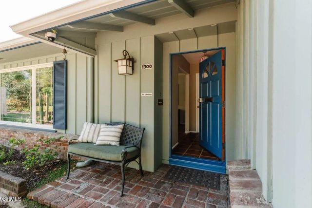 1300 Meadowbrook Road, Altadena, CA 91001