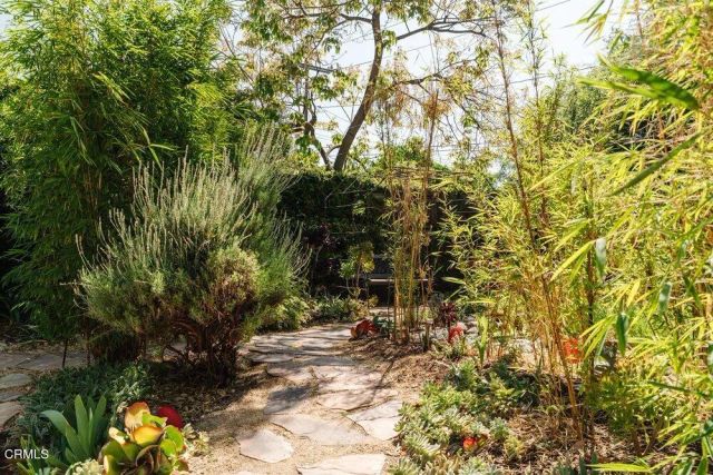 1300 Meadowbrook Road, Altadena, CA 91001