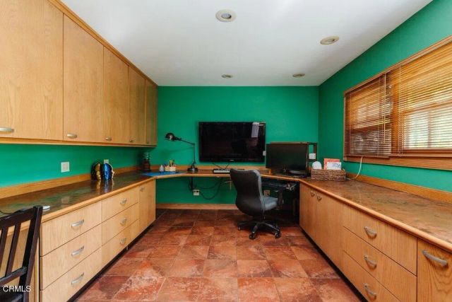 1300 Meadowbrook Road, Altadena, CA 91001