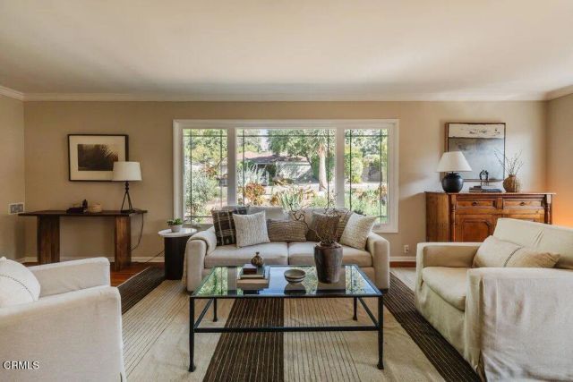 1300 Meadowbrook Road, Altadena, CA 91001